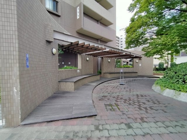コスモシティガーデンズ城東のその他共用部分|共用部分にはゆっくりくつろげるスペースもございます。