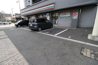 【駐車場】