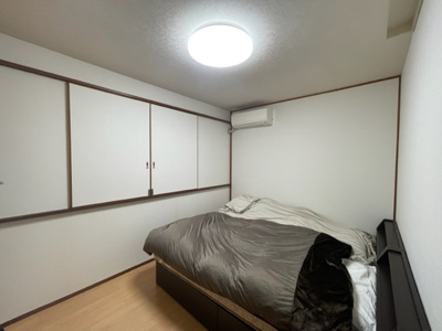 【寝室】 | 大鋸戸建 | 落ち着いて過ごせるお部屋なので、寝室にいかがでしょうか
