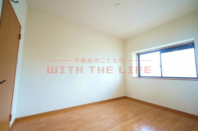 メゾンドーム【10，000円キャッシュバック対象物件】の洋室|使い勝手のいい洋室です