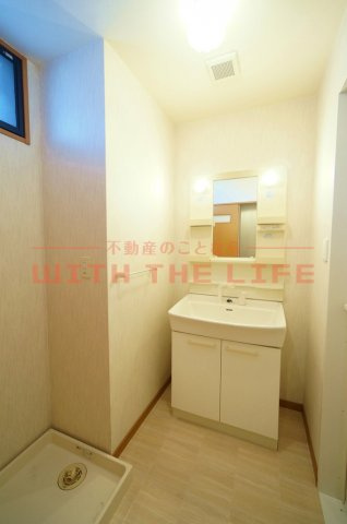 メゾンドーム【10，000円キャッシュバック対象物件】の洗面所|忙しい朝には欠かせない洗面所です