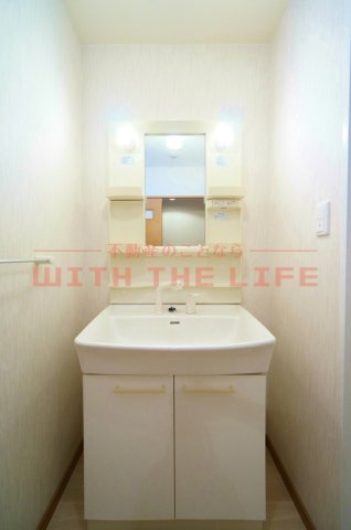 メゾンドーム【10，000円キャッシュバック対象物件】の独立洗面台|独立洗面台で身支度をすべて済ませてしまいましょう