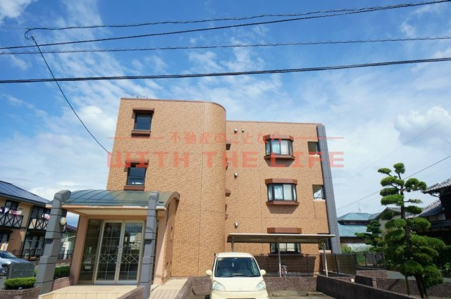 メゾンドーム【10，000円キャッシュバック対象物件】の外観|落ち着いた雰囲気の外観です