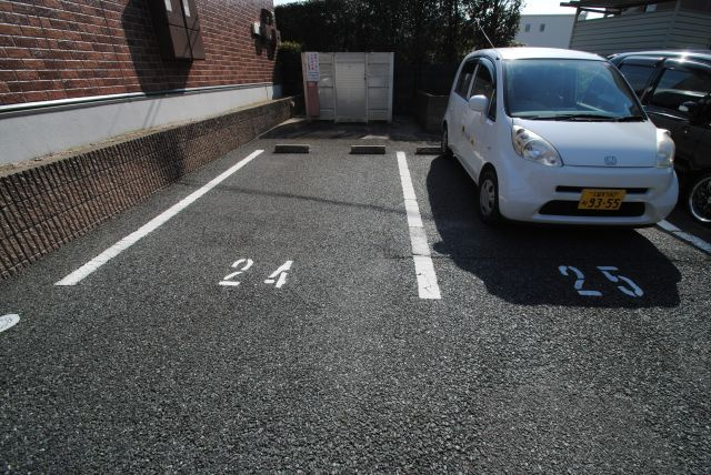 ラ・マーシャ　Ｂ棟の駐車場