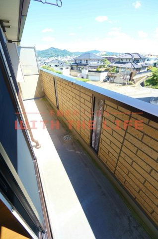 ビエント【キャッシュバック対象】のバルコニー|暖かな日差しのふりそそぐバルコニー