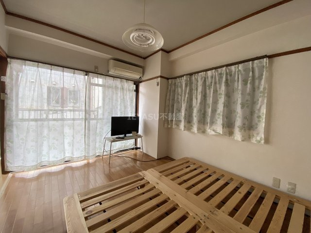 三上ビルの内装