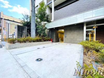 【駐車場】 | プレサンス ロジェ 丸の内 CENTRAL CASA | 駐車場があるので、車を買う予定の方も安心です