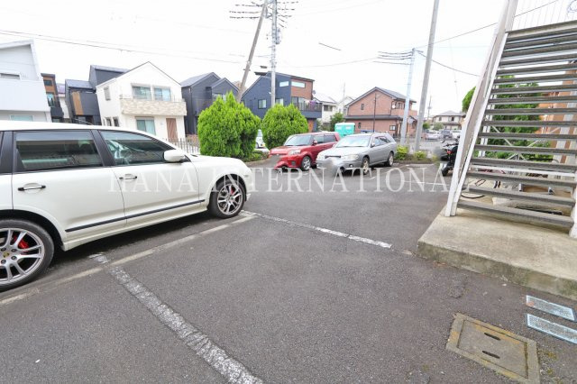 ラビドールⅡの駐車場