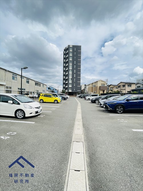 グランディアソラーレ吉塚の駐車場