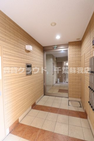 アイデアルのエントランス|落ち着いたエントランスです
