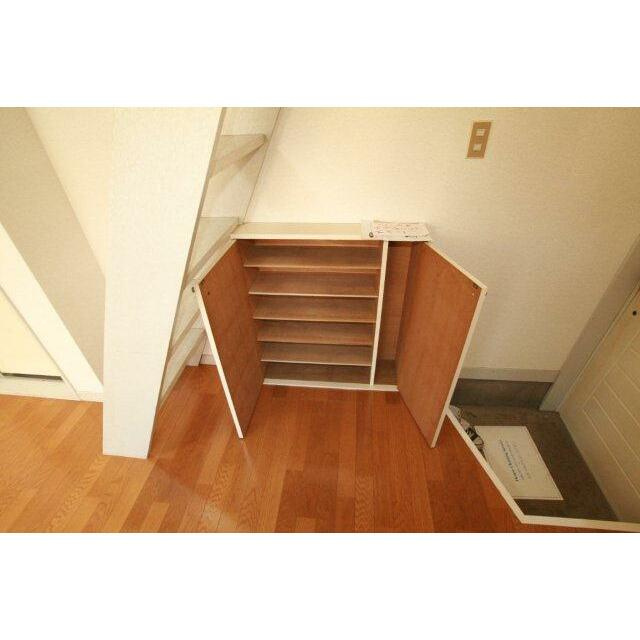 ムーンシャトル田無の玄関