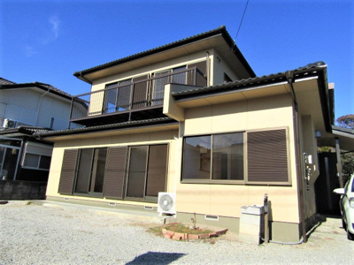 【外観】 | 中古戸建　中央市臼井阿原 | 外観は落ち着いています