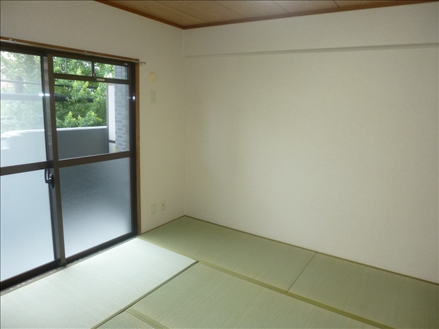 リーブル原Ⅱの内装|日当たりのいい和みのお部屋です！