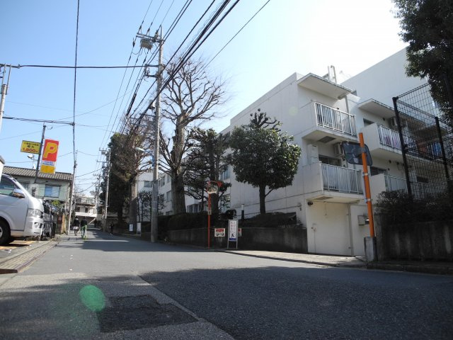 パイロットハウス北新宿の周辺