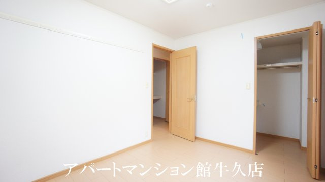 フラワーBの洋室