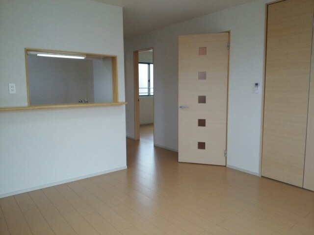 サンヴェール茂原Bの居間・リビング