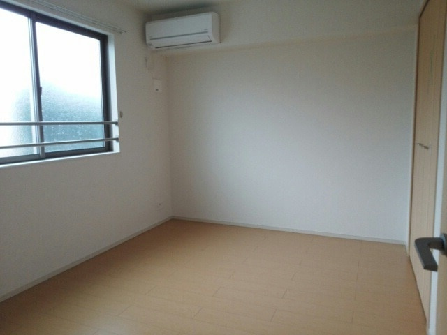 サンヴェール茂原Bの洋室