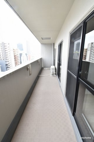 レジディア西天満(旧：リヴァージュ西天満)　仲介手数料無料のバルコニー