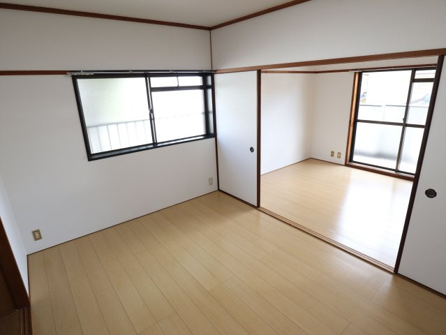 Calm西条中央の洋室