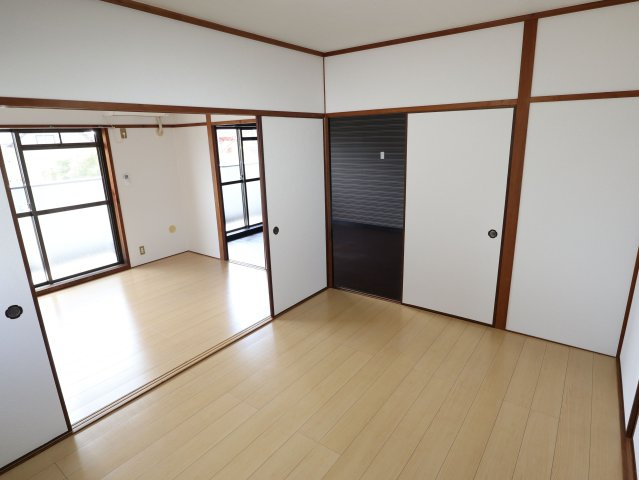 Calm西条中央の洋室