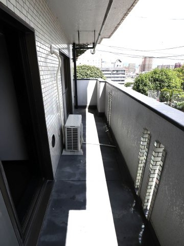 Calm西条中央のバルコニー