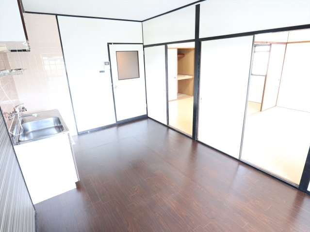 Calm西条中央の居間・リビング