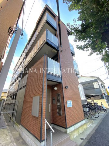 レオネクストルフェリ の外観