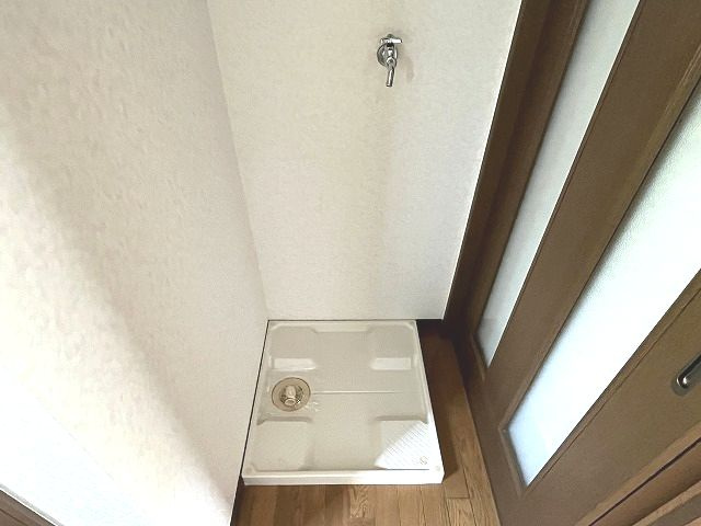 孕西町貸家の洗面所|洗濯機置き場になっております