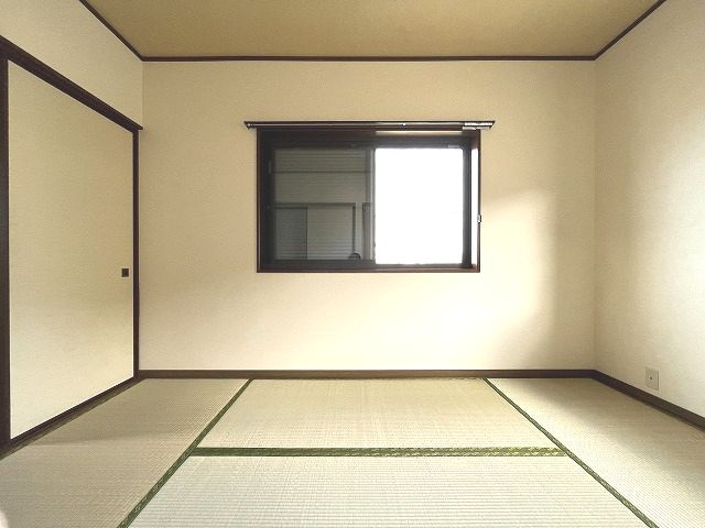 孕西町貸家の和室|ゆったりとした和室になります