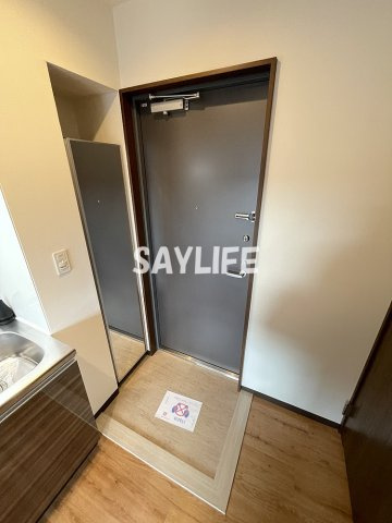 プリエール高井田の玄関