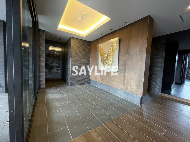 プリエール高井田のロビー