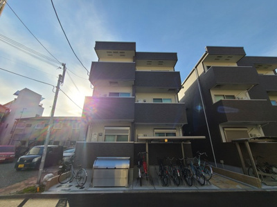 【外観】 | フジパレス下新庄駅東２番館 | シンプルなデザインの外観です