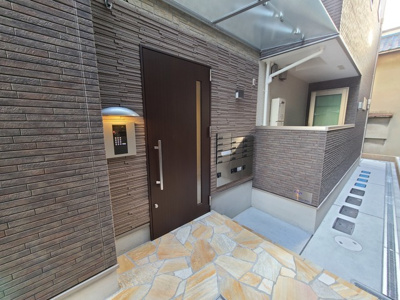 【エントランス】 | フジパレス下新庄駅東２番館 | 外観とマッチしたエントランスです