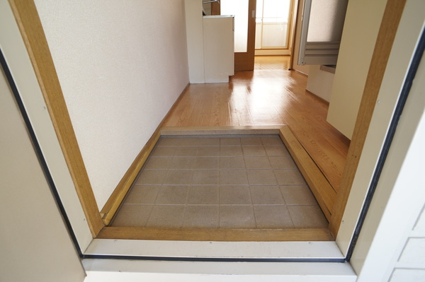 スターハイツ壱番館の玄関