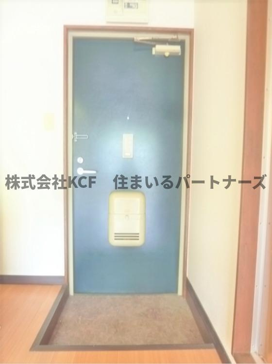 クラウンハイツの玄関|明るい玄関です
