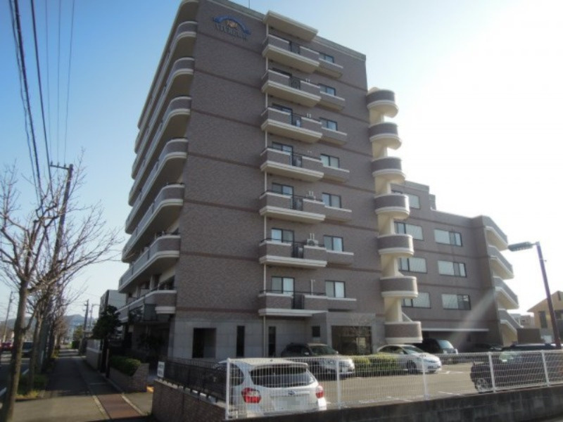 ビブレ板垣の外観|タイル張りの綺麗な外観