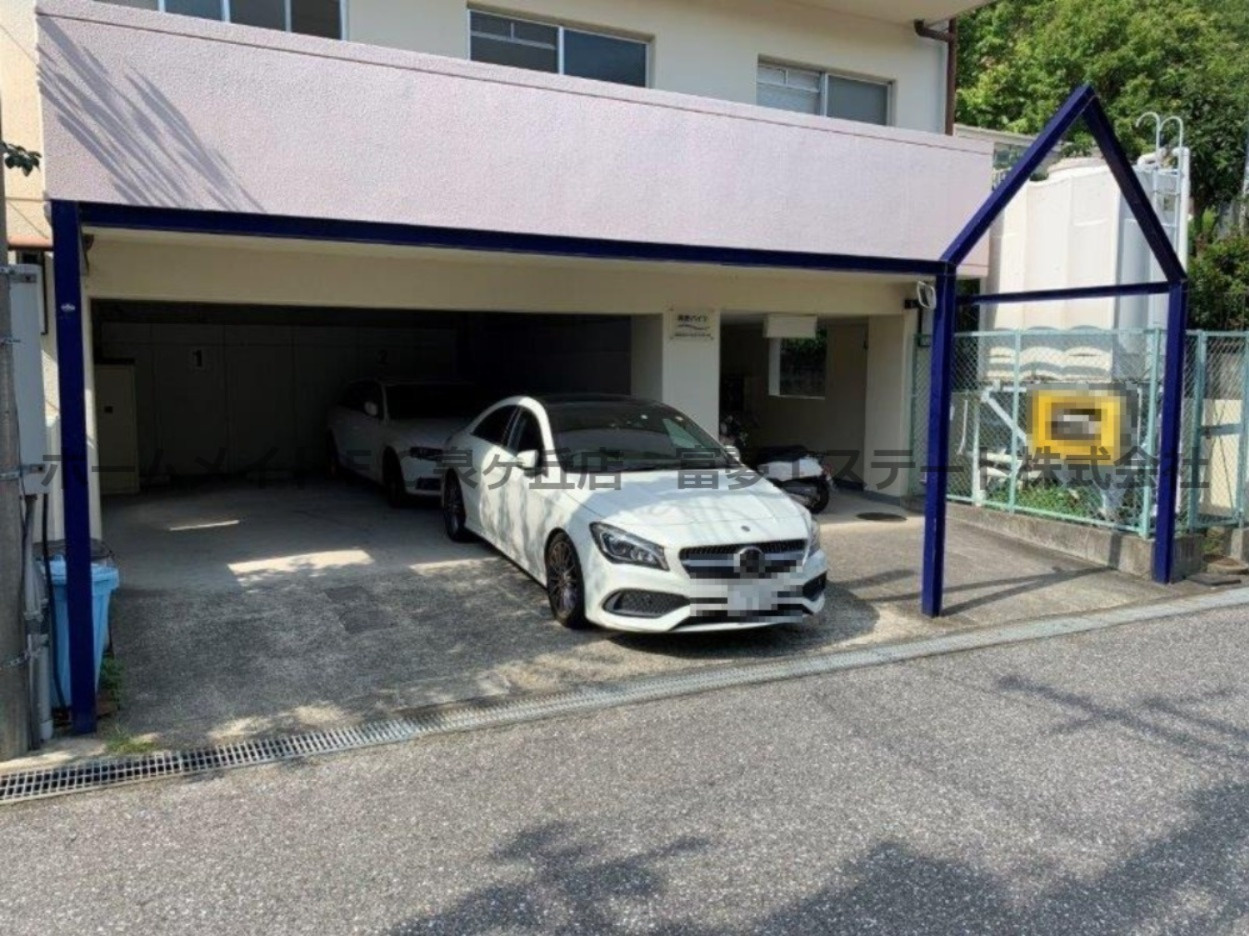 滝野ハイツの駐車場