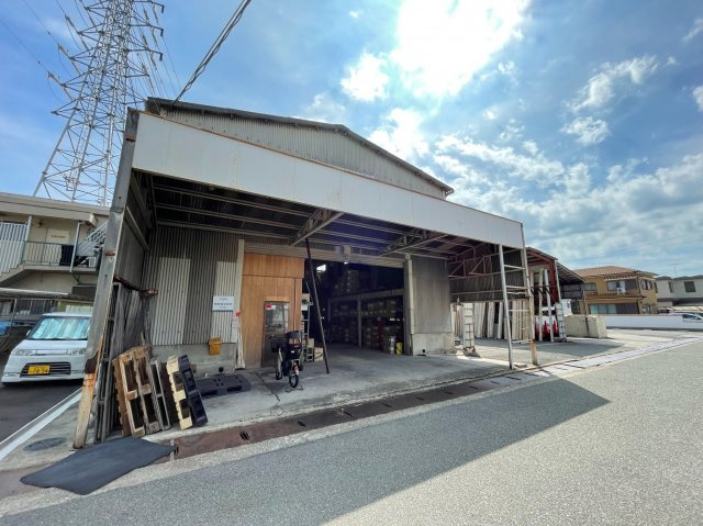 持子２丁目貸倉庫