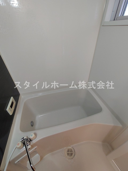【浴室】 | メルヴェーユ | 別部屋写真です。