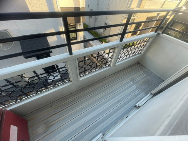 クィーンズコート東落合B棟のバルコニー