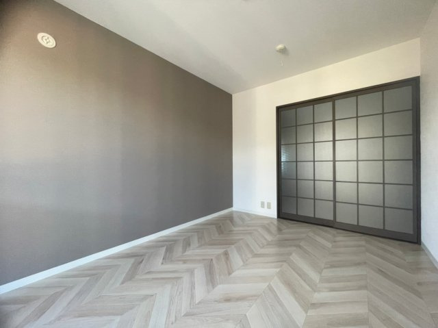 クィーンズコート東落合B棟の洋室