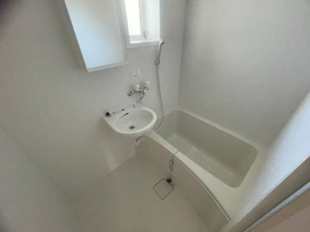 クィーンズコート東落合B棟の浴室