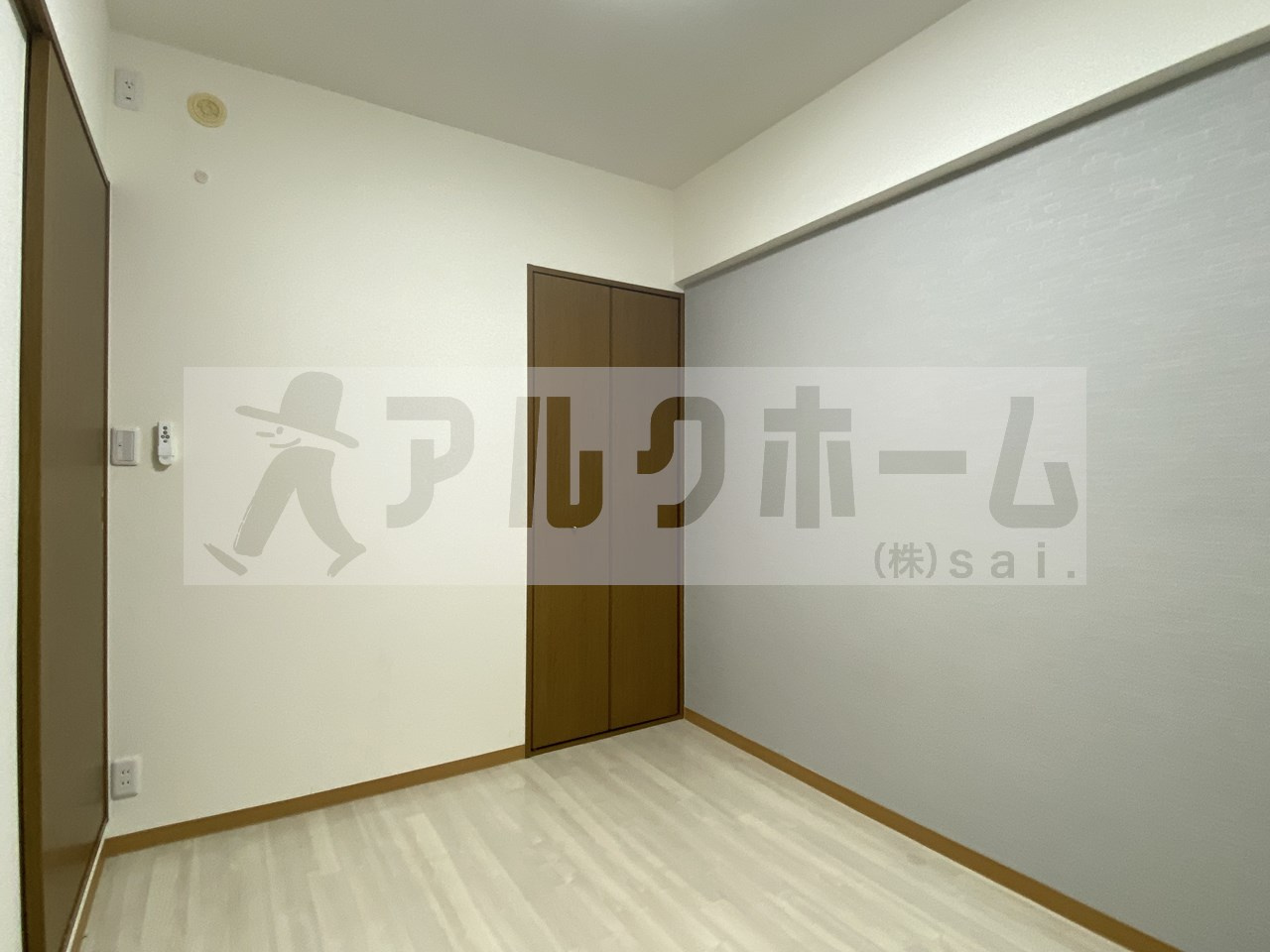 ルミエール八尾の洋室