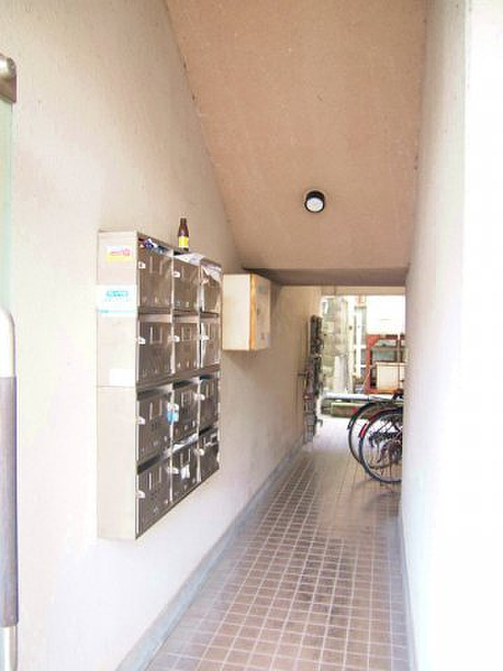 コーポラスF3【キャッシュバック対象物件】のエントランス|建物の内部です