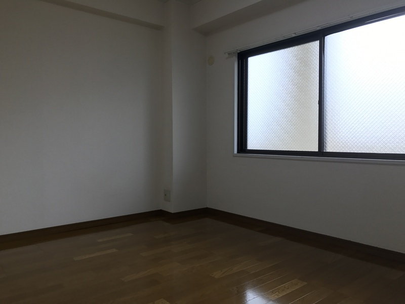 コーポラスF3【キャッシュバック対象物件】の居間・リビング|個人の部屋や寝室として使える洋室です