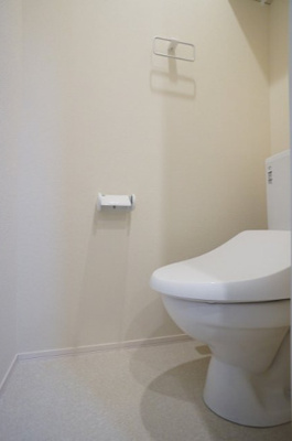 【トイレ】 | The Ark | 暖房洗浄便座付きトイレです