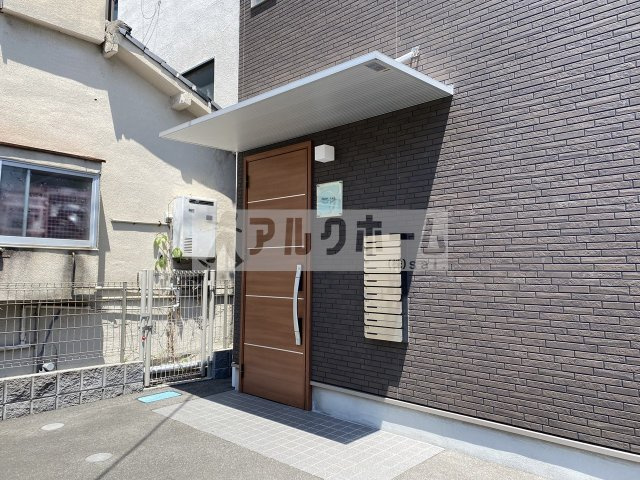 アムールラックのエントランス