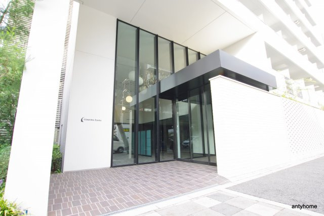 コンフォリア江坂　仲介手数料無料のエントランス