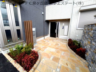 【エントランス】