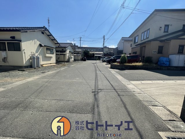 売地）八女市室岡の前面道路含む現地写真